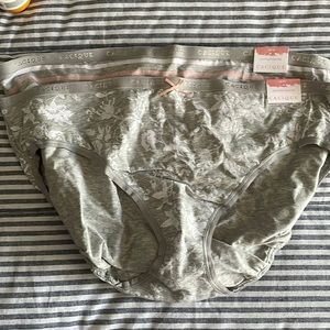 Cacique cotton hipster 14/16 2 pairs in one bundle